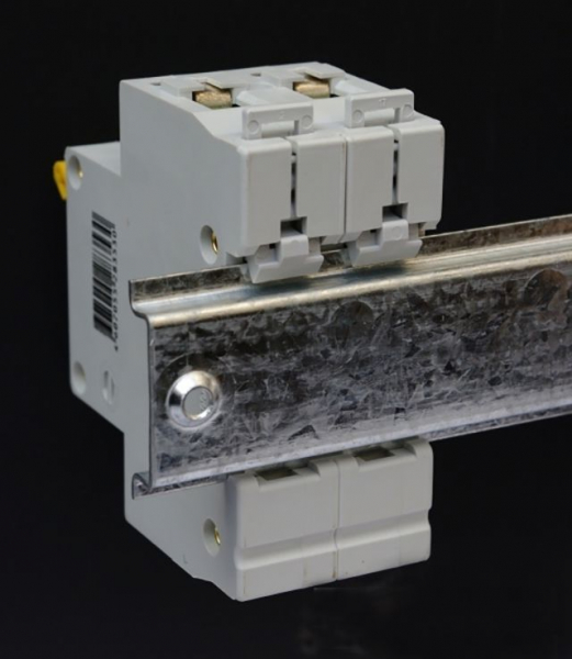 Правильное подключение автомата в щитке: инструкция и какие ошибки точно нужно не допускать