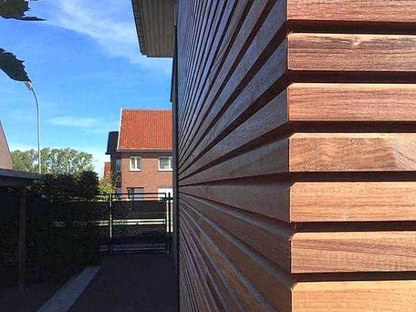 Отделка фасада дома планкеном: рассматриваем еще одну достойную альтернативу отделке сайдингом