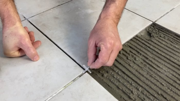 Как локально снять плитку без повреждения